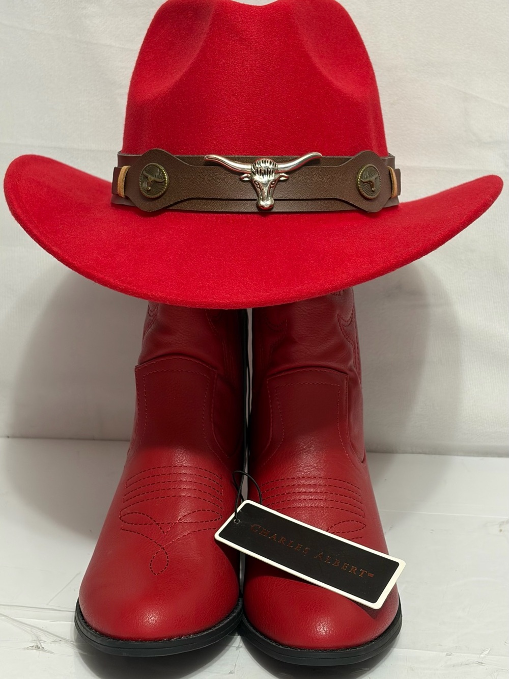 Charles Albert Women’s Embroidered Western Red Cowboy Boots / Western Red Hat
